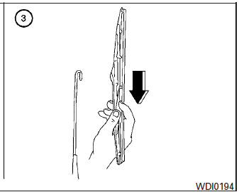Remplacez les balais d'essuie-glace lorsqu'ils