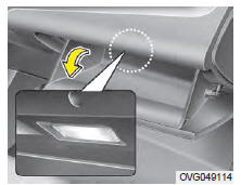 La lampe de la boîte à gants s'allume